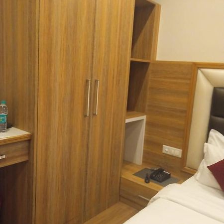 Hotel President Bharwain Экстерьер фото