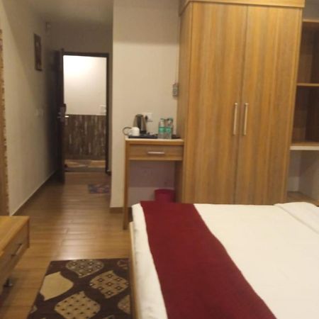 Hotel President Bharwain Экстерьер фото